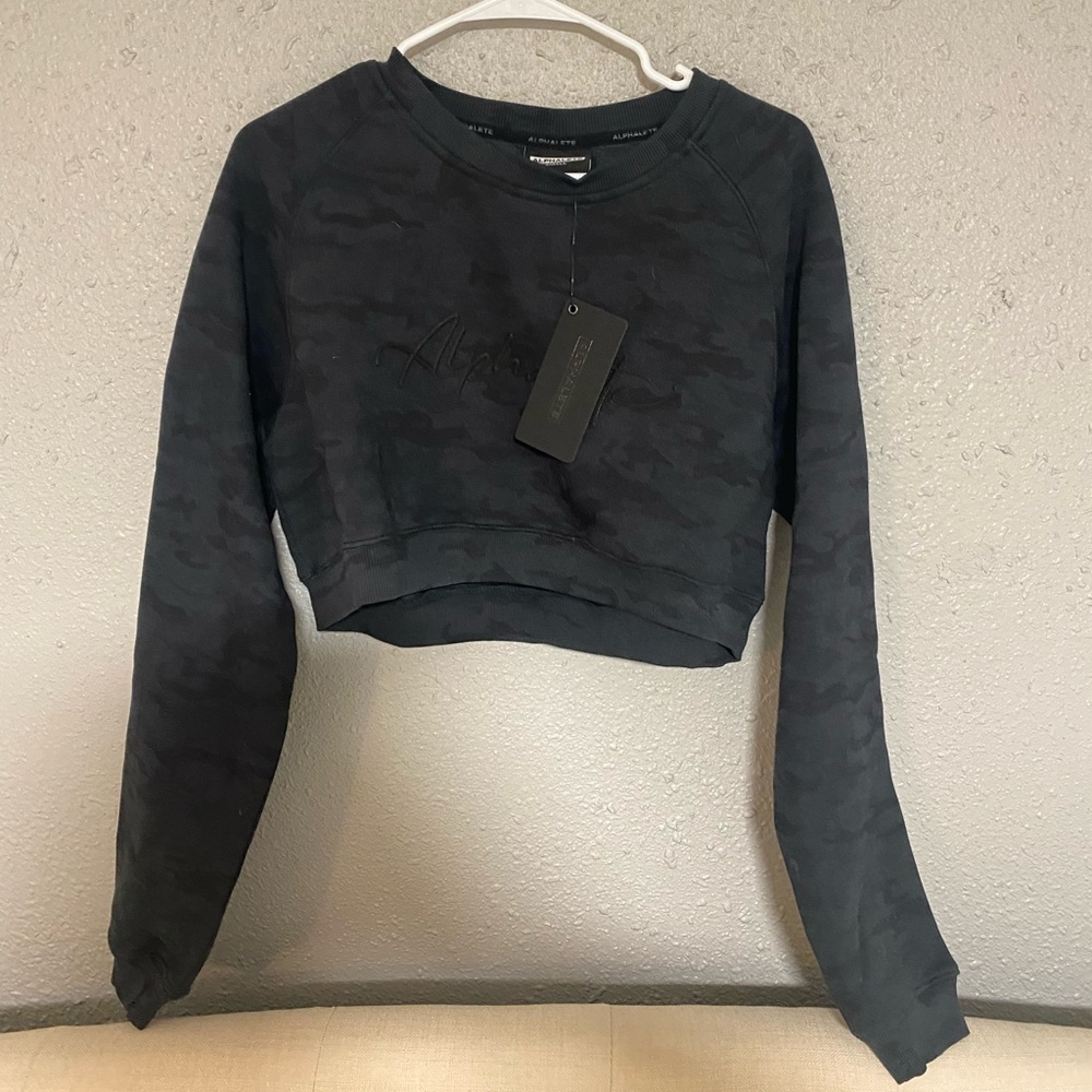 Alphalete sweater
